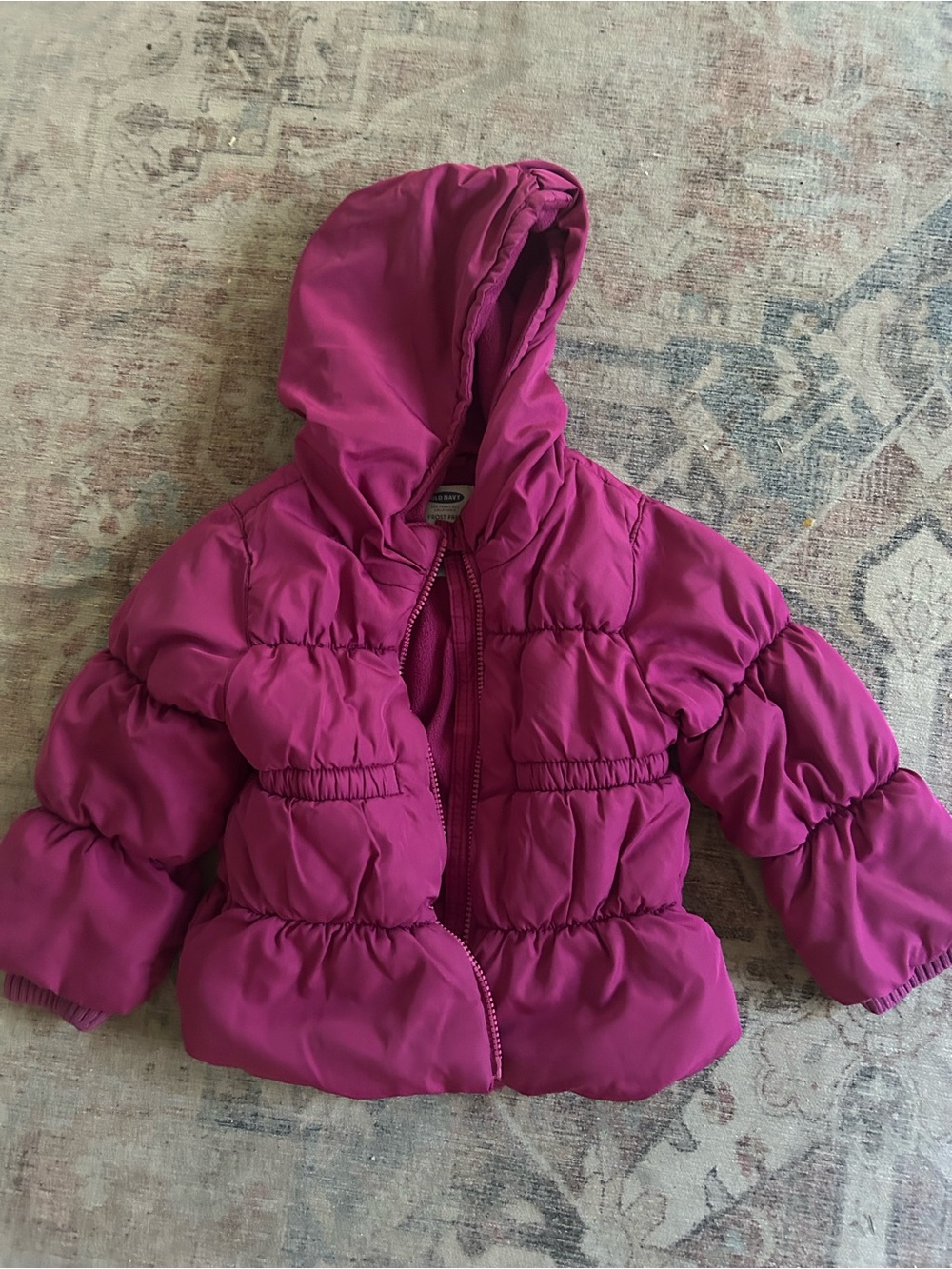 Old Navy Girls Hooded Puffer Jacket in Bright Fuchsia